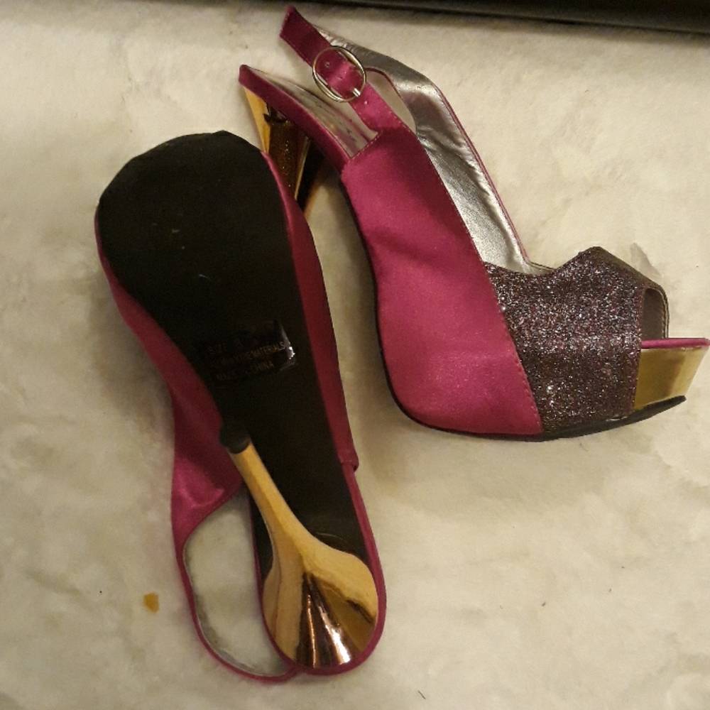 Heels - Picture 4 of 4